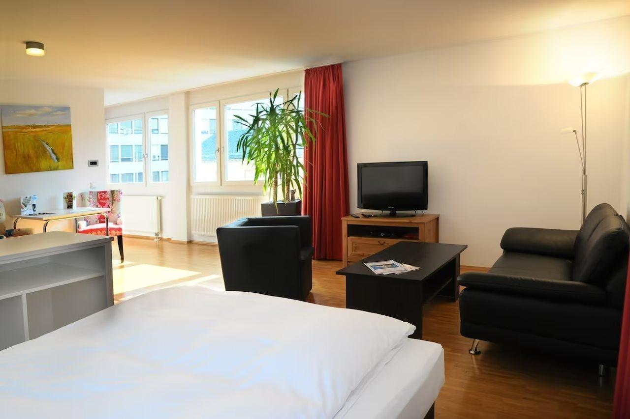 Апарт-отель Seeger Living Comfort Downtown 3*